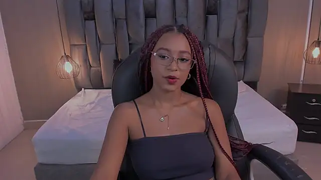 Snapshot of Lorena_Vieira_ chatting on March 2, 8:07 pm Lorena Vieira online show from March 2, 8:07 pm