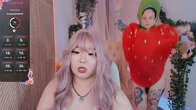 Snapshot of mei_honey_ chatting on December 13, 1:55 pm mei honey  online show from December 13, 1:55 pm