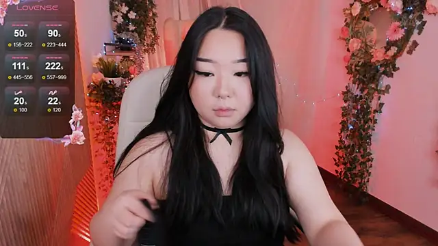 Snapshot of mei_honey_ chatting on December 18, 2:06 pm mei honey  online show from December 18, 2:06 pm