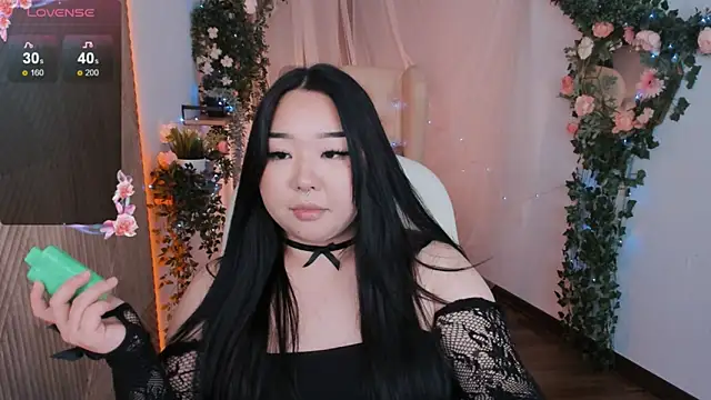 Snapshot of mei_honey_ chatting on December 18, 5:31 pm mei honey  online show from December 18, 5:31 pm