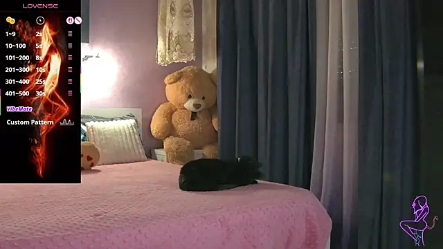 Snapshot of EvelynAisha chatting on January 12, 2:44 pm EvelynAisha online show from January 12, 2:44 pm