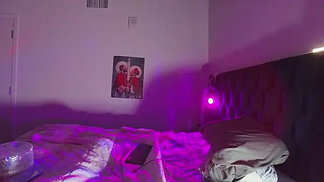 Snapshot of bearcloudcomputa chatting on January 1, 10:00 am bearcloudcomputa online show from January 1, 10:00 am