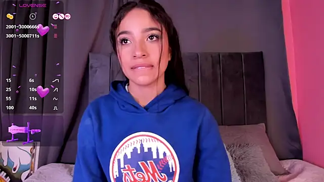 Snapshot of Mereo_leona chatting on January 4, 1:10 am Mereo leona online show from January 4, 1:10 am