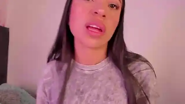 Snapshot of Mereo_leona chatting on December 16, 3:22 am Mereo leona online show from December 16, 3:22 am