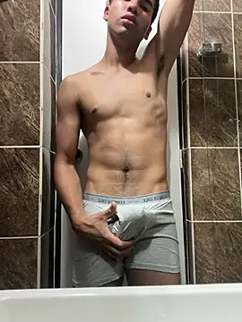 Snapshot of andy_0018 chatting on January 29, 9:39 pm andy 0018 online show from January 29, 9:39 pm