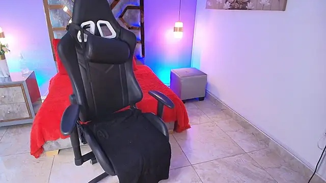 Snapshot of BRITHANY_SPARK chatting on November 7, 4:01 am BRITHANY SPARK online show from November 7, 4:01 am