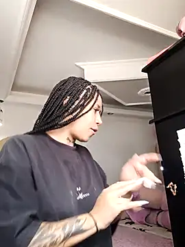 Snapshot of devi_black13_ chatting on February 21, 5:03 pm devi black13 online show from February 21, 5:03 pm