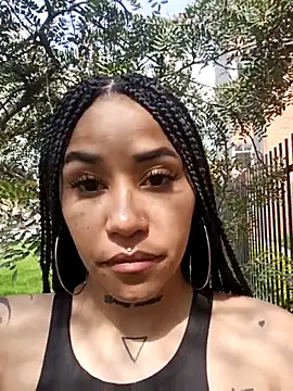 Snapshot of devi_black13_ chatting on February 26, 7:35 pm devi black13 online show from February 26, 7:35 pm