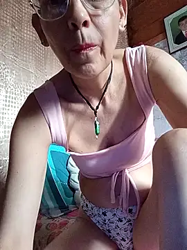 Snapshot of NanitaFun chatting on October 4, 9:24 pm NanitaFun online show from October 4, 9:24 pm