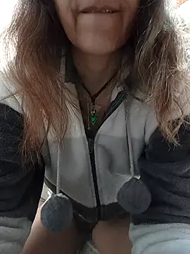 Snapshot of NanitaFun chatting on December 5, 3:04 am NanitaFun online show from December 5, 3:04 am