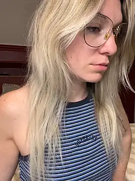 carlaaa online show from April 17, 9:18 pm