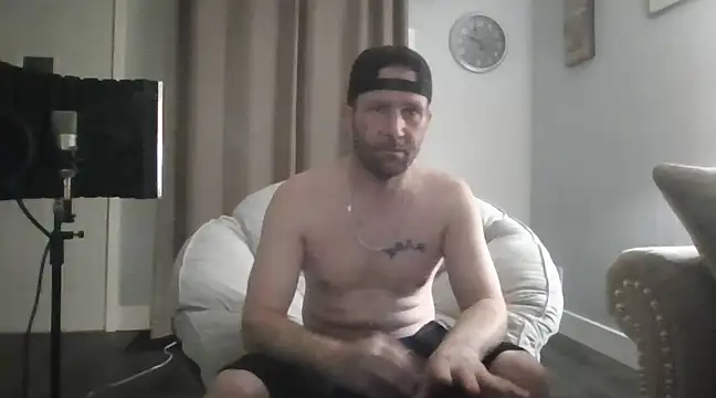 Snapshot of Edward_LongCock chatting on January 5, 3:00 am Edward LongCock online show from January 5, 3:00 am