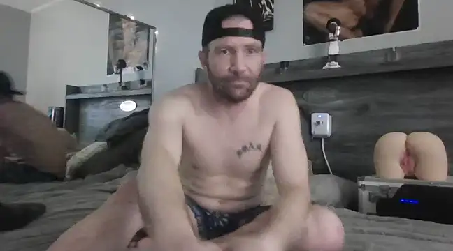 Snapshot of Edward_LongCock chatting on January 21, 7:58 am Edward LongCock online show from January 21, 7:58 am