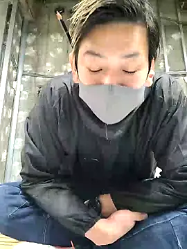 Snapshot of da--------i chatting on December 9, 9:49 am da--------i online show from December 9, 9:49 am