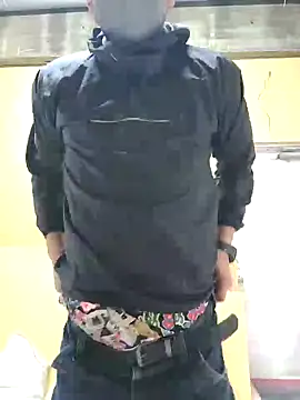 Snapshot of da--------i chatting on December 11, 11:08 am da--------i online show from December 11, 11:08 am