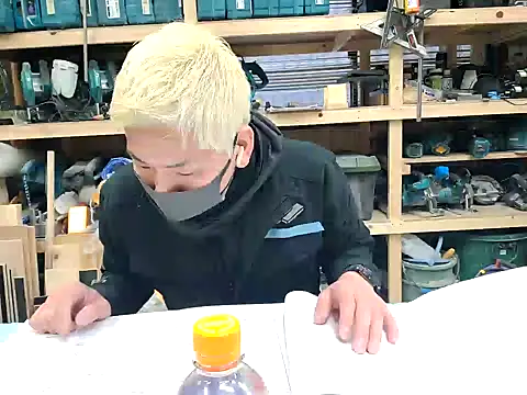 Snapshot of da--------i chatting on January 30, 6:35 am da--------i online show from January 30, 6:35 am