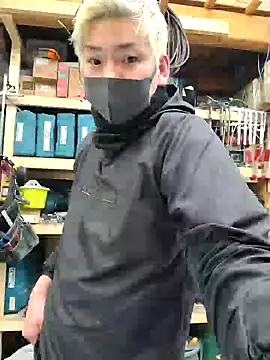 Snapshot of da--------i chatting on February 11, 9:53 am da--------i online show from February 11, 9:53 am