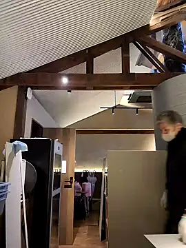 Snapshot of da--------i chatting on March 3, 2:15 am da--------i online show from March 3, 2:15 am