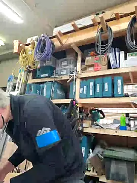 Snapshot of da--------i chatting on March 23, 7:53 am da--------i online show from March 23, 7:53 am