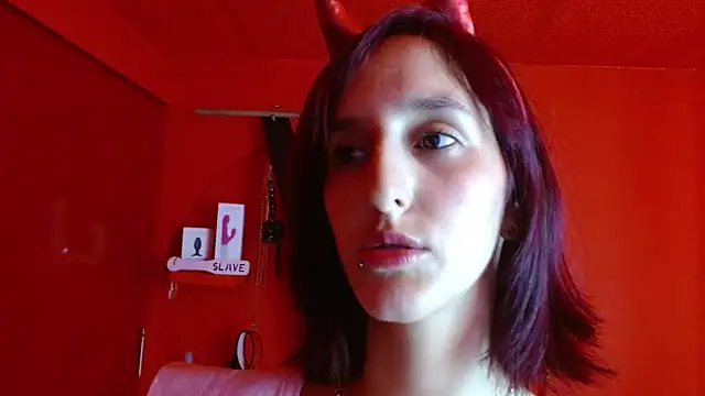 Snapshot of Ambar_Roux_ chatting on March 22, 5:49 am Ambar Roux online show from March 22, 5:49 am