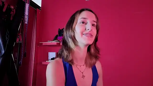 Ambar Roux  online show from December 14, 12:10 pm