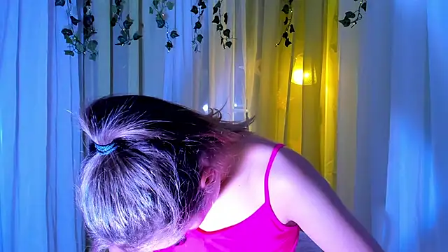 Lioneass online show from December 6, 5:33 pm