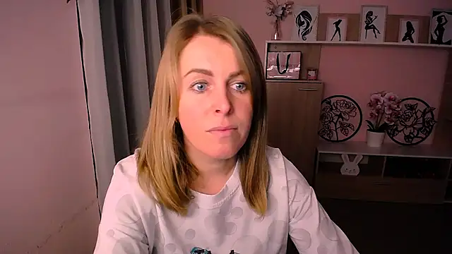 Hot Milady online show from January 8, 7:55 am