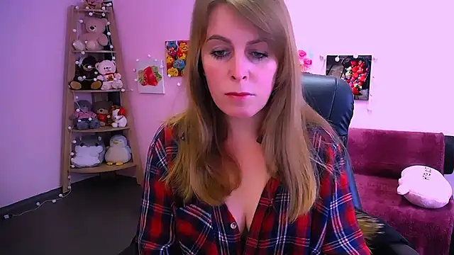 Hot Milady online show from February 11, 8:30 am