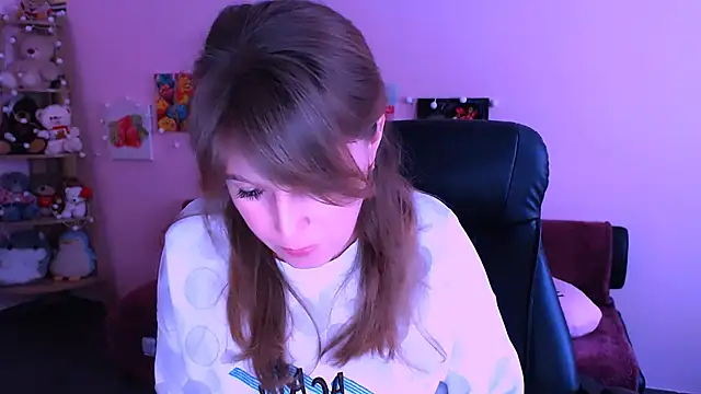 Hot Milady online show from March 17, 9:01 am