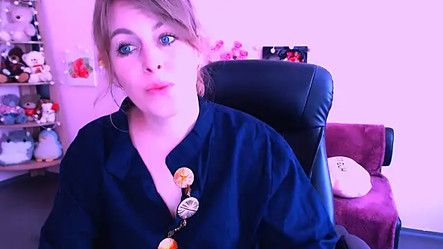 Hot Milady online show from April 3, 7:39 am