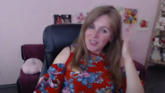 Snapshot of Hot_Milady chatting on June 19, 7:23 am Hot Milady online show from June 19, 7:23 am