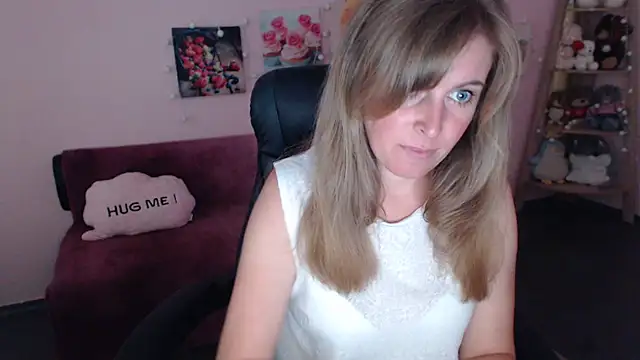 Snapshot of Hot_Milady chatting on July 27, 7:15 am Hot Milady online show from July 27, 7:15 am