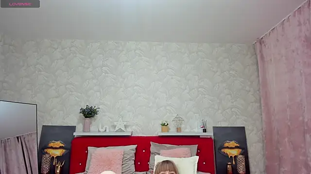 KattyPeachX online show from April 10, 1:11 am