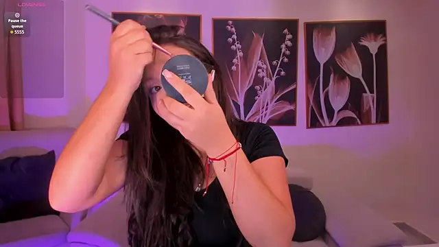 Snapshot of ValeriaRoldanX chatting on January 9, 10:29 am ValeriaRoldanX online show from January 9, 10:29 am