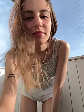 Snapshot of HellPeach chatting on March 15, 1:40 pm HellPeach online show from March 15, 1:40 pm