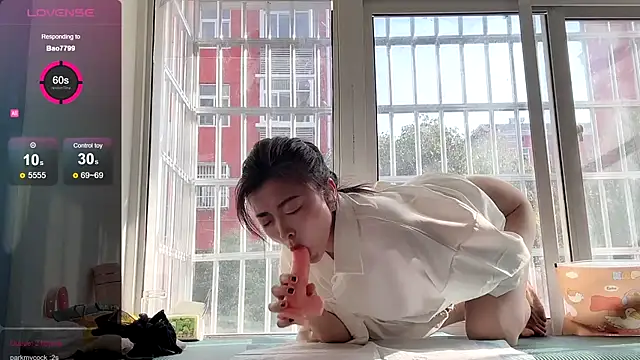 Snapshot of QianF-666 chatting on December 30, 6:20 am QianF-666 online show from December 30, 6:20 am