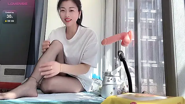 Snapshot of QianF-666 chatting on February 10, 5:03 am QianF-666 online show from February 10, 5:03 am