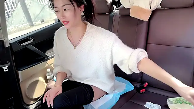 Snapshot of QianF-666 chatting on February 27, 5:45 am QianF-666 online show from February 27, 5:45 am