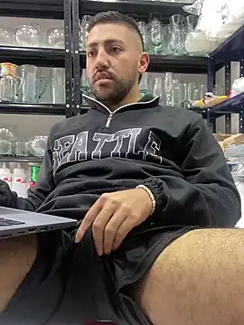 Snapshot of JuanZapata33 chatting on December 9, 5:52 pm JuanZapata33 online show from December 9, 5:52 pm