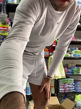 Snapshot of JuanZapata33 chatting on December 14, 5:36 pm JuanZapata33 online show from December 14, 5:36 pm