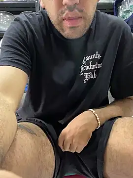 Snapshot of JuanZapata33 chatting on December 24, 6:50 pm JuanZapata33 online show from December 24, 6:50 pm