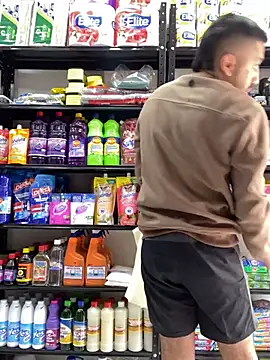 Snapshot of JuanZapata33 chatting on December 28, 5:57 pm JuanZapata33 online show from December 28, 5:57 pm