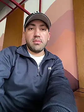 Snapshot of JuanZapata33 chatting on January 25, 4:13 pm JuanZapata33 online show from January 25, 4:13 pm