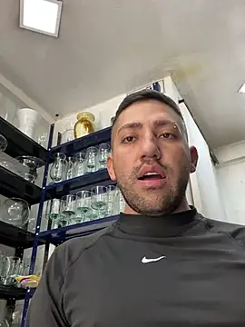 Snapshot of JuanZapata33 chatting on February 14, 5:57 pm JuanZapata33 online show from February 14, 5:57 pm