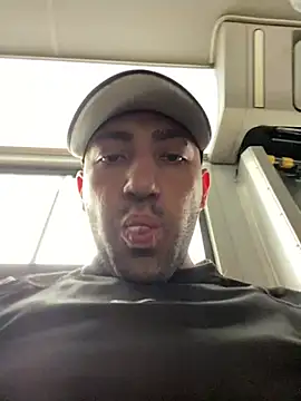 Snapshot of JuanZapata33 chatting on March 8, 6:37 pm JuanZapata33 online show from March 8, 6:37 pm