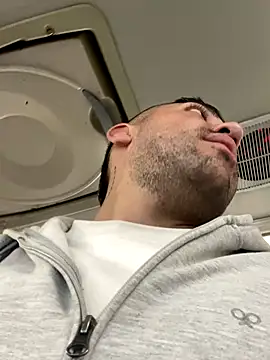 Snapshot of JuanZapata33 chatting on September 8, 9:36 pm JuanZapata33 online show from September 8, 9:36 pm