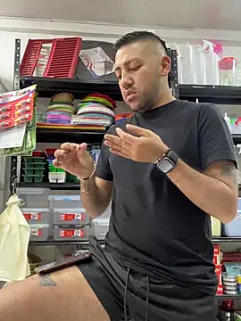 Snapshot of JuanZapata33 chatting on September 17, 2:52 pm JuanZapata33 online show from September 17, 2:52 pm