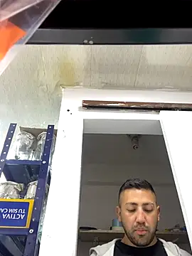 Snapshot of JuanZapata33 chatting on September 21, 10:44 pm JuanZapata33 online show from September 21, 10:44 pm