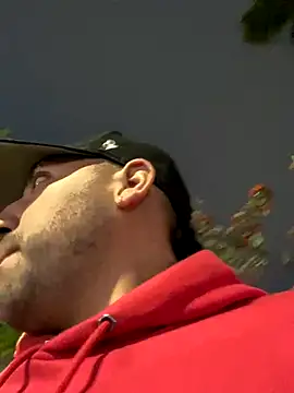 Snapshot of JuanZapata33 chatting on October 4, 11:14 pm JuanZapata33 online show from October 4, 11:14 pm