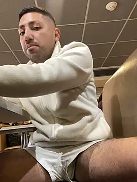 Snapshot of JuanZapata33 chatting on November 13, 7:24 pm JuanZapata33 online show from November 13, 7:24 pm